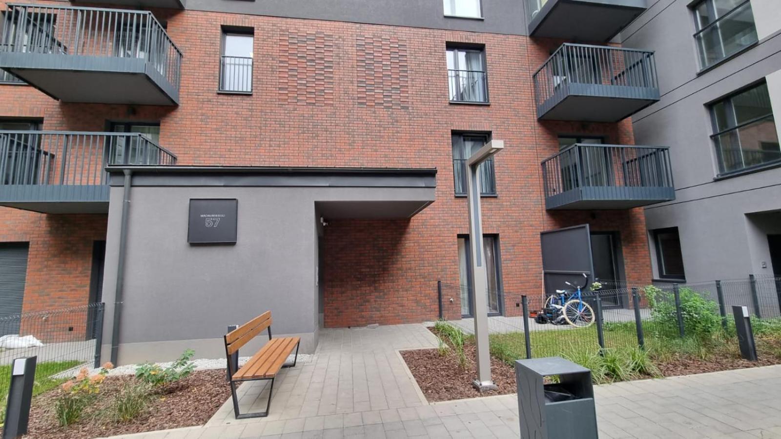 New #Madalinskiego57 - City Center, New Bulding, 2 Bedrooms, 2X Double Beds And A Fold-Out Sofa, Separate Kitchen, Air Conditioning, Balcony, Underground Parking, Self Check In 24H, Internet, Netflix, Coffee Machine, Washing Machine,1 Km To The Railw Wrocław Eksteriør bilde